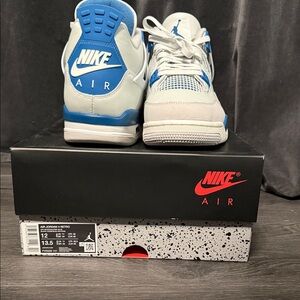 Nike Air Jordan 4 retro Sneakers - White and Blue